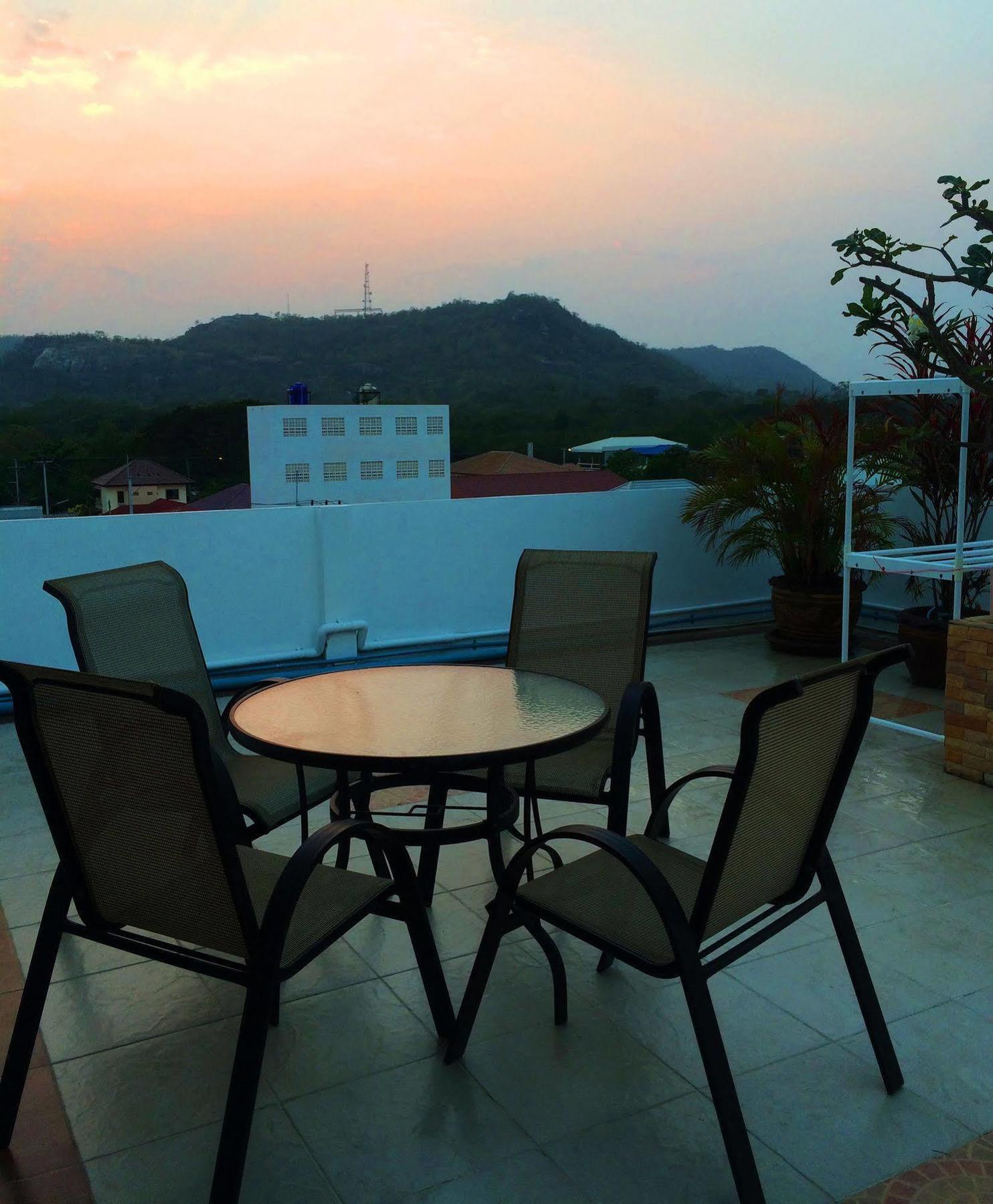 Hotel Baan Paan HHQ Esterno foto